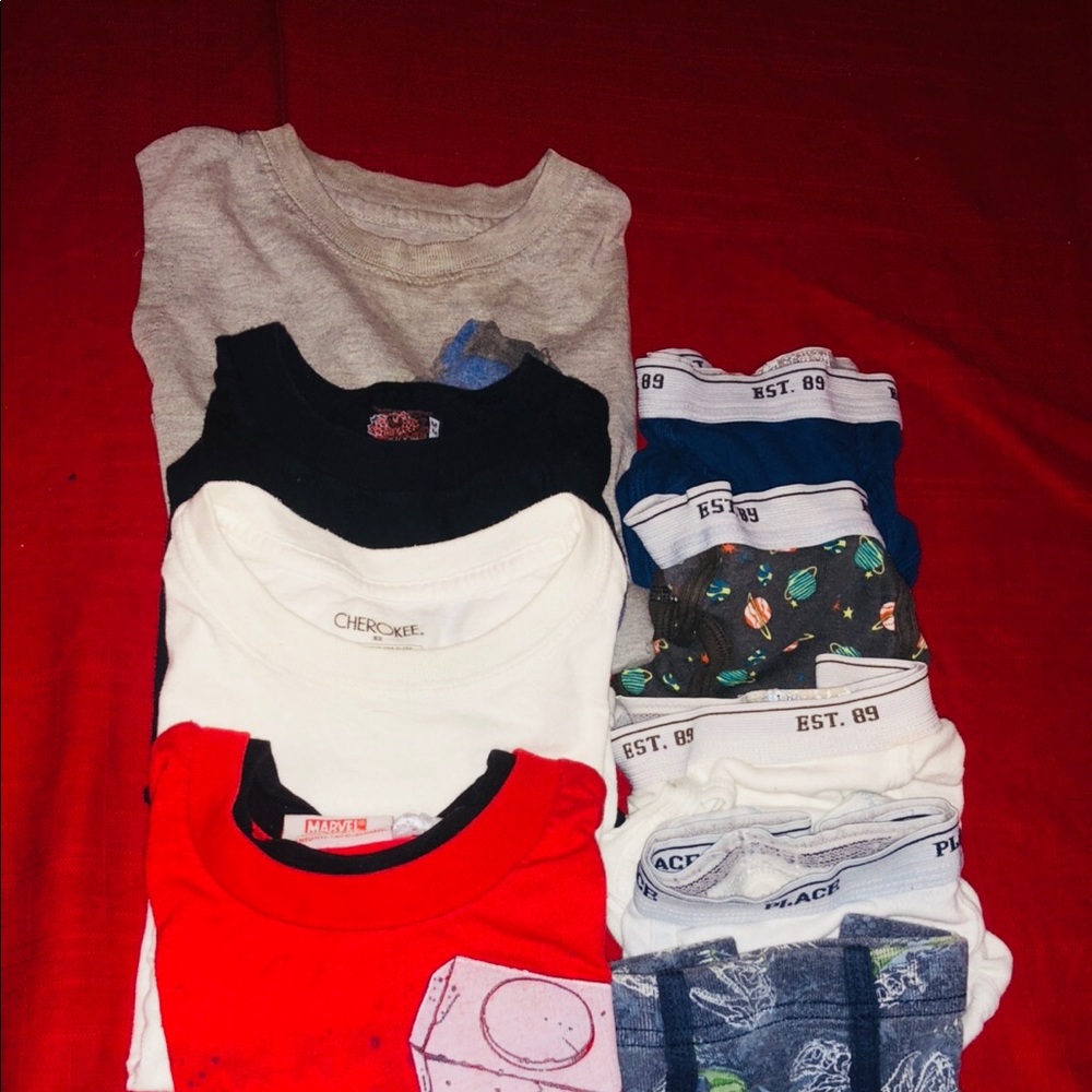 Young boys bundle of clothes sz: S - Picture 1 of 5